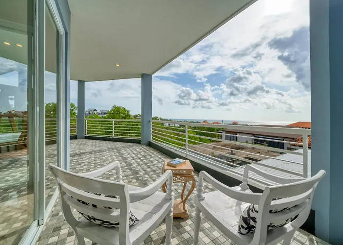 Grand 4bd In With Ocean View *