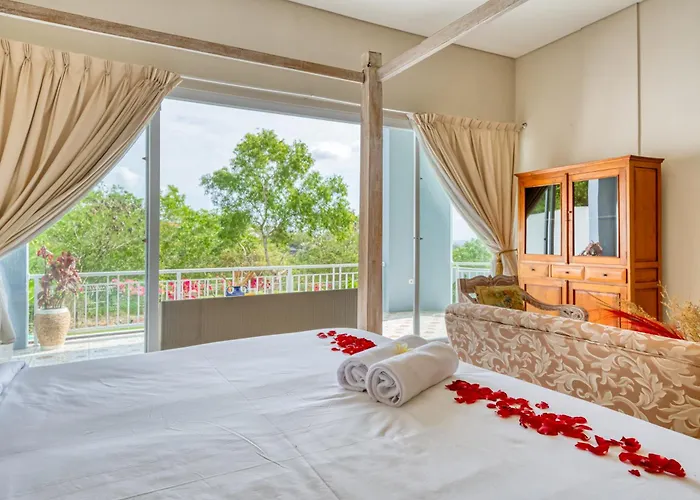 Grand 4bd In With Ocean View
